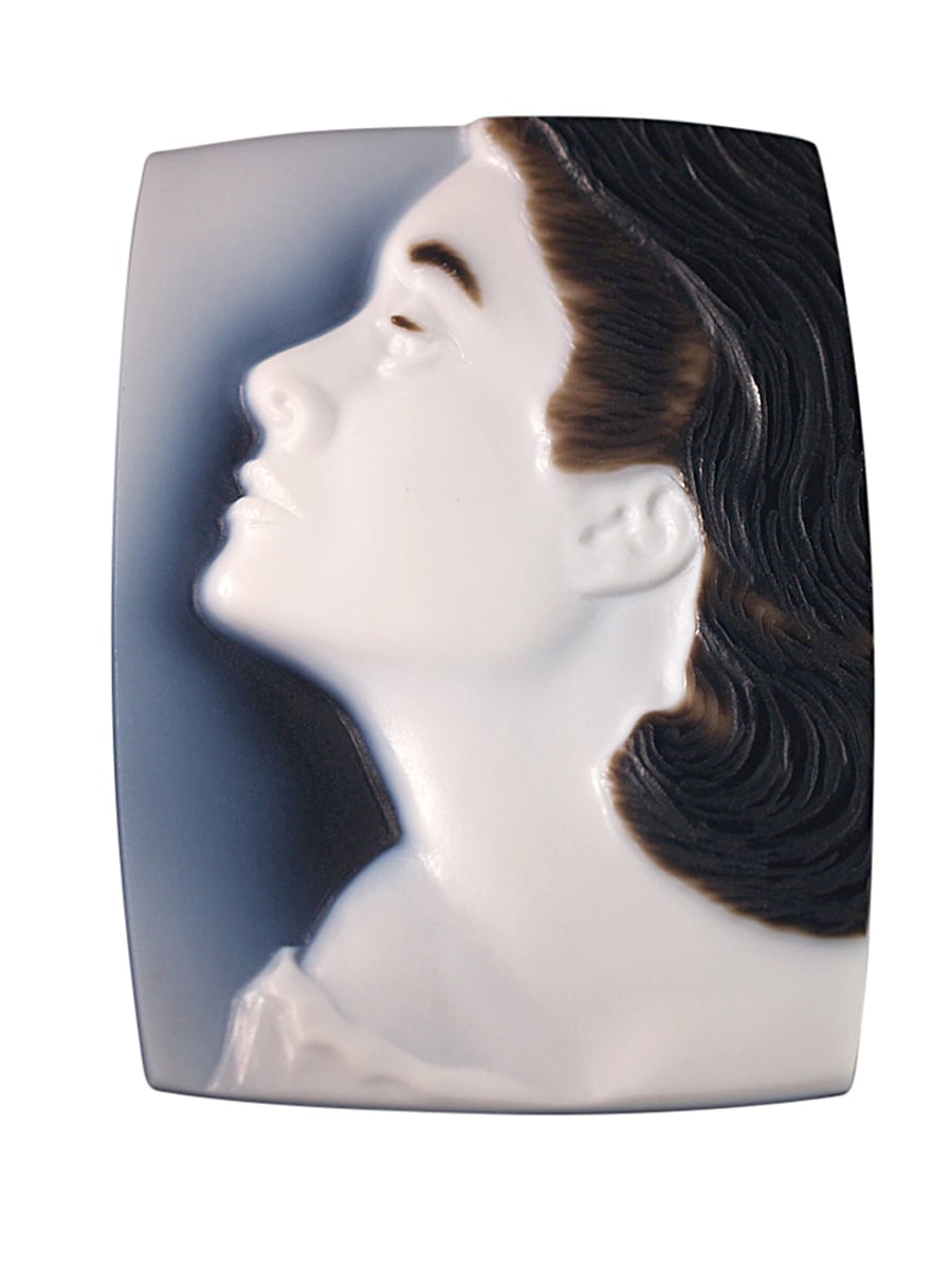 Grace-Kelly-Cameo-3-layer-3-4