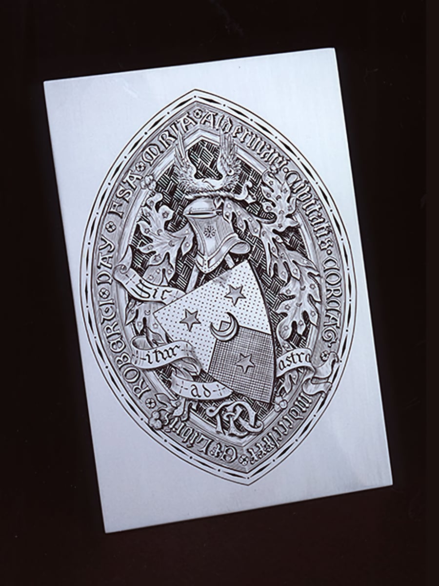 complex-coat-of-arms-on-silver-engraved-3-4