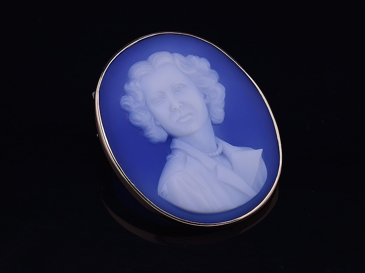 white-blue-cameo-portrait-lady-gold-brooch-4-3